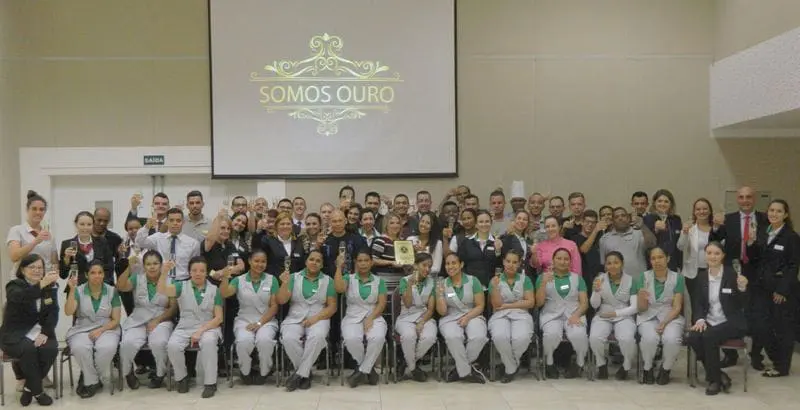 Equipe do Wyndham Garden Convention Nortel, juntamente com Emiria Bertino, Diretora de Qualidade e Processos da Nobile Hotéis