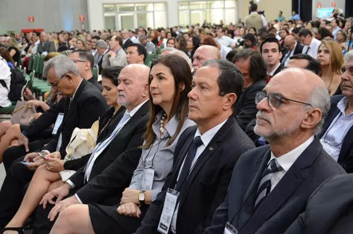 Platéia atenta lotou o auditório