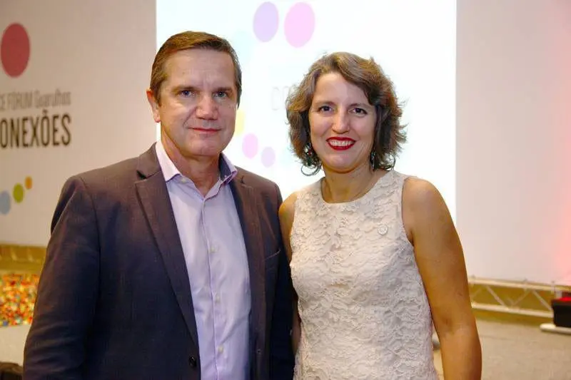 Milton Jung da Rádio CBN que mediou debate na edição 2017 e Rose de Almeida - organizadora (Crédito: divulgação)