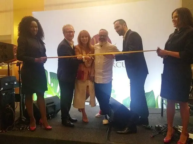 Philippe Trap, vice presidente executivo das marcas de luxo da AccorHotels América do Sul; Halena Sanchez, arquiteta do hote; Ronaldo Fraga, embaixador do empreendimento; Ronei Borba, gerente geral