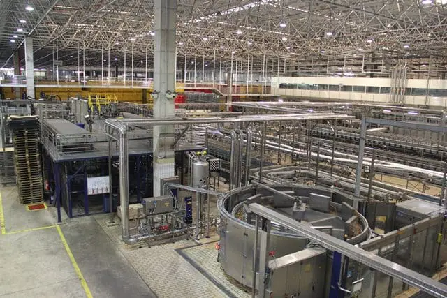 Verdadeiros parques industriais com produção em grande escala são encontrados na rota cervejeira (Crédito: DT)