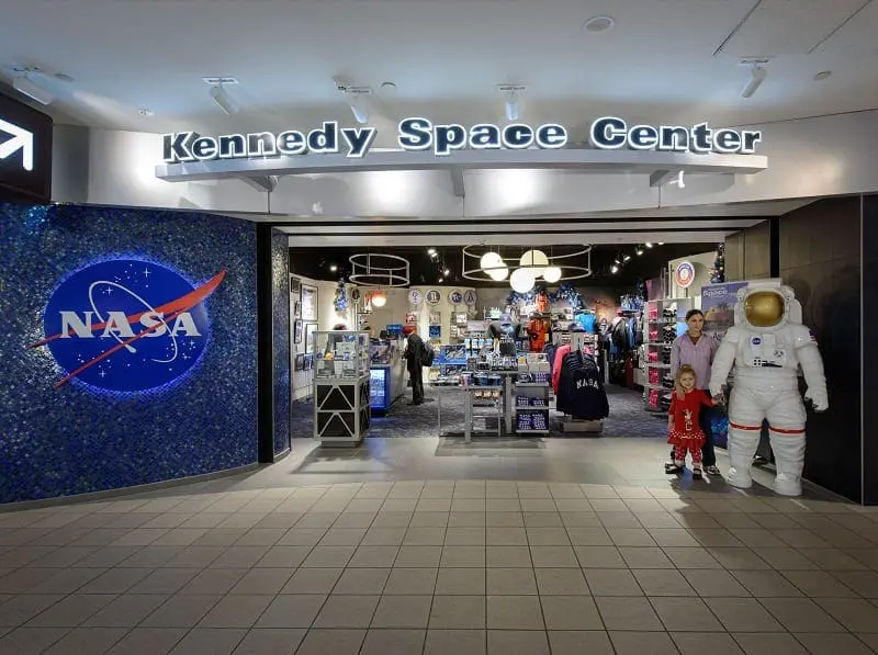 loja space center kenned