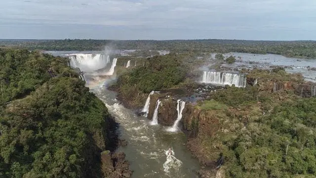 Parque Nacional do Iguaçu, que abriga as Cataratas do Iguaçu, deverá receber 300 mil visitantes na alta temporada 2018-2019 - foto Marcos Labanca