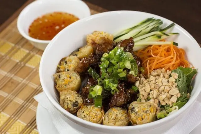 Miss Saigon Restaurante Vietnamita_Bun Thit Nuong