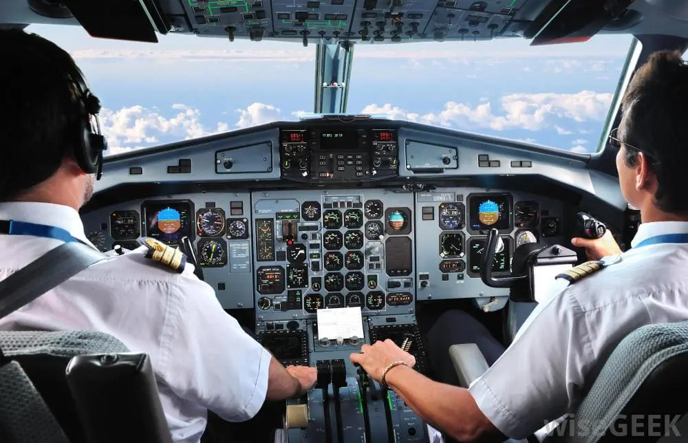 Pilotos de aviao - divulgacao