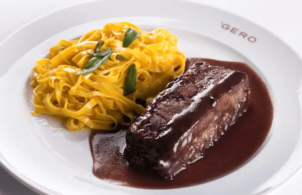 BRASATO CON FETTUCCINE AL BURRO E SALVIA