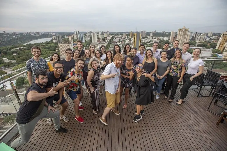 FOTO 2 - Equipe de produção, parceiros e competidores da primeira edição do Iguassu Reality Trip