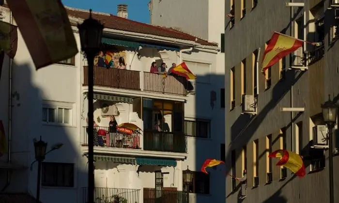 espanha-coronavirus-janelas-1024x614