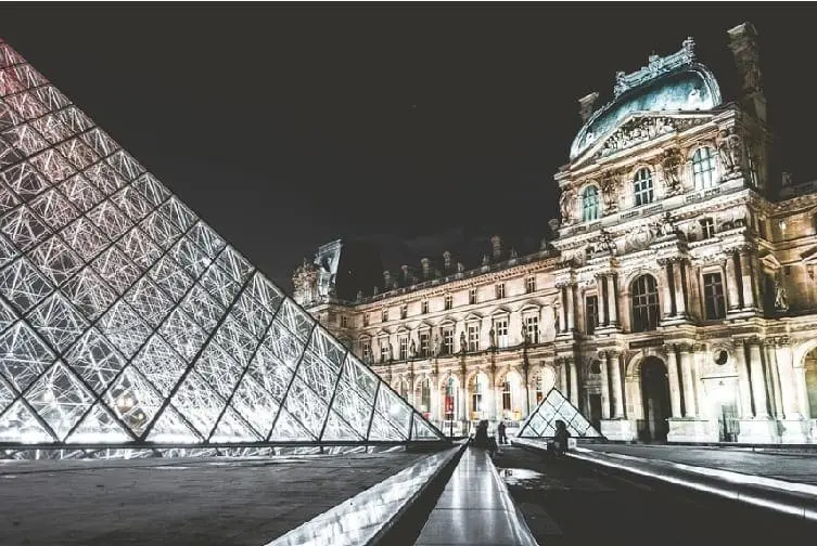 Louvre 1 2021