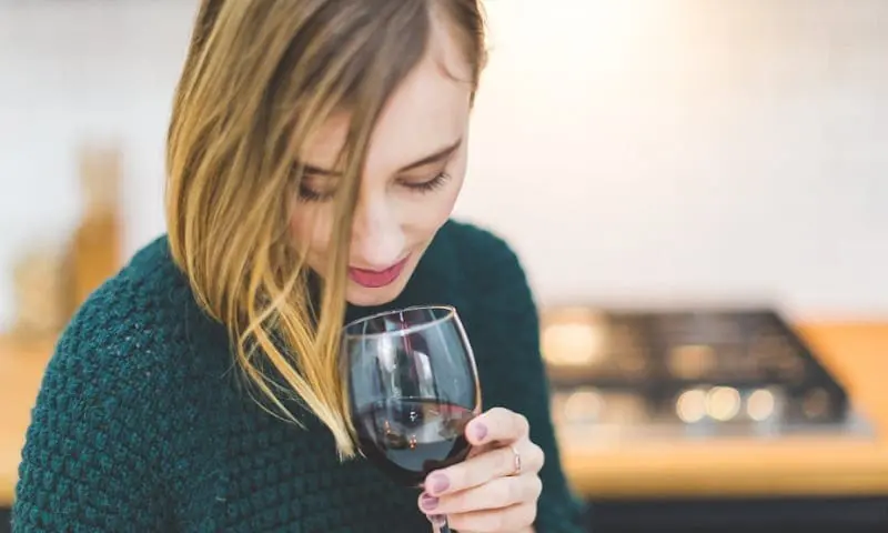 Mulher e vinhos 3 2021