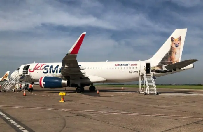 JetSMART-A320-21031601-696x452
