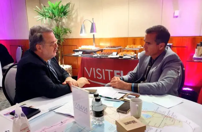 Amadeu Castanho, editor adjunto do Diário do Turismo, entrevista Roklando Aedo, do Greater Miami Convention and Visitors Bureau