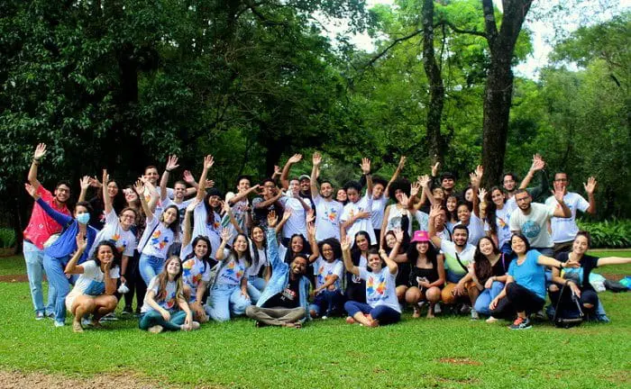 estudantes_e_ex_estudantes_da_soul_bilingue A Soul Bilíngue já impactou diretamente mais de 1 mil jovens, ex-alunos de escola pública.