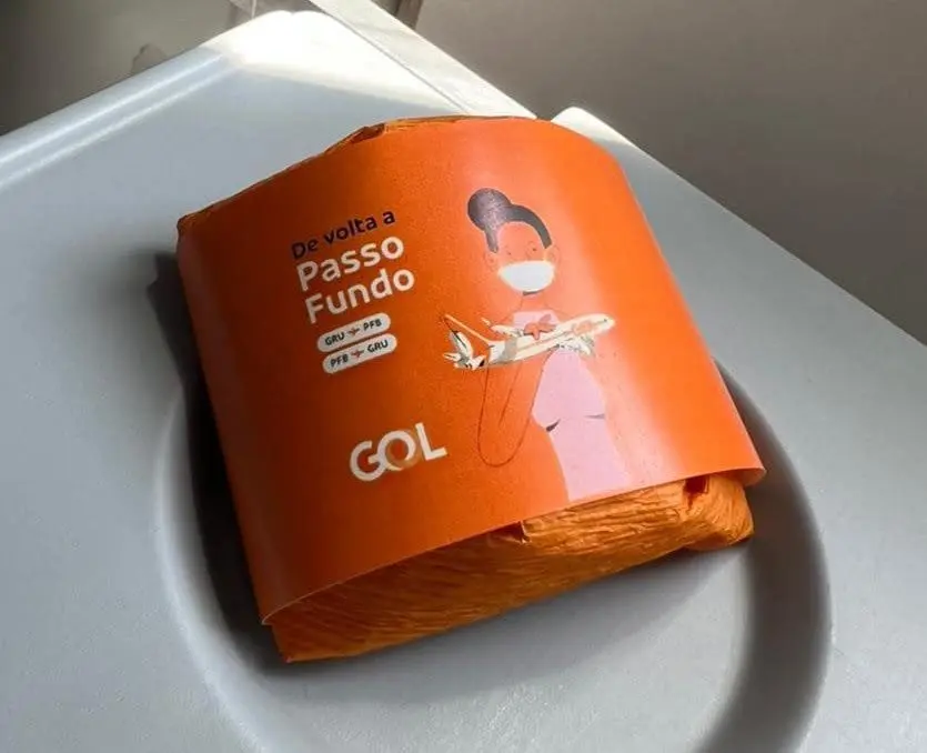 O bem-voado - versão do doce bem-casado - foi distribuído a todos os Clientes do voo G3 1940, que marcou o retorno da GOL a Passo Fundo (Crédito: GOL - divulgação)