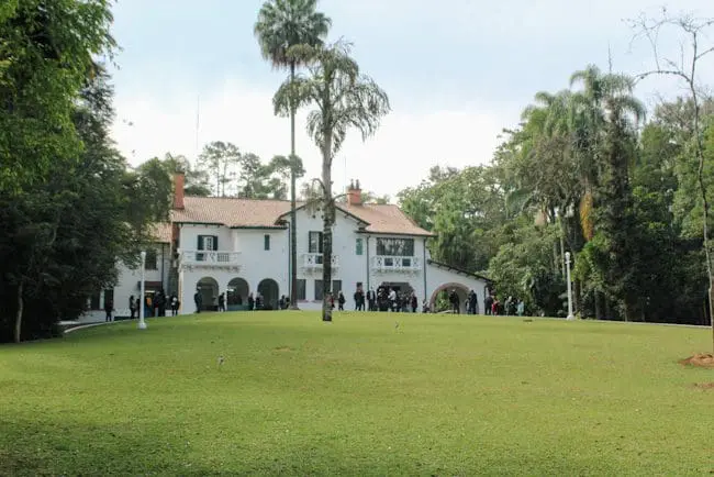 Palácio do Horto Florestal, ícone do parque da zona norte, é sede de evento em SP.