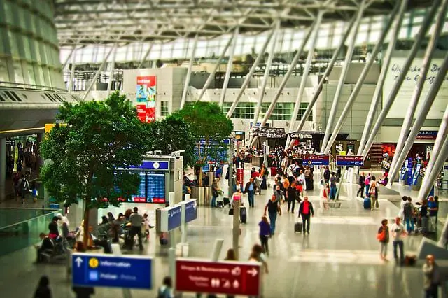 segundo_iata_aumento_do_trafego_internacional_impulsiona_recuperacao_das_viagens_aereas De acordo com a IATA, aumento do tráfego internacional impulsiona recuperação das viagens aéreas.