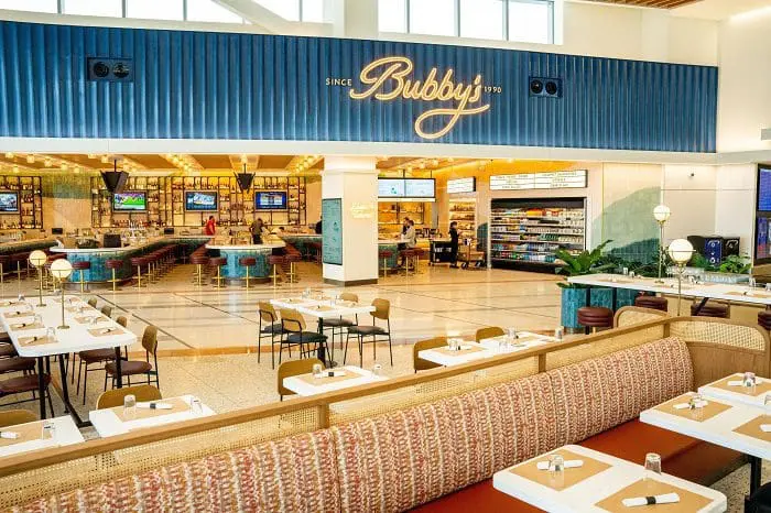 O Bubby's Diner, com pratos da cozinha norte-americana, é uma das opções de restaurante no novo terminal da Delta (Crédito: Delta Air Lines/Divulgação)