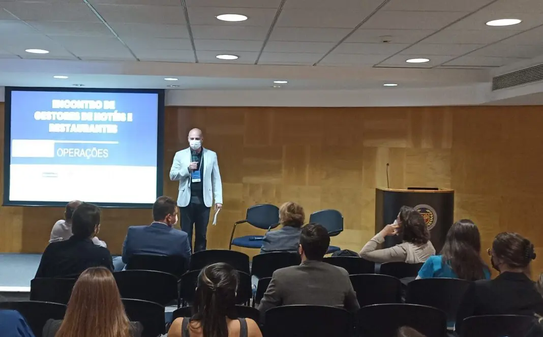 o Gerente Geral do Novotel Itu e vice-presidente da Resorts Brasil, Carlos Jacobina, pontuou que o conhecimento produzido pelo e-book está sendo colocado em prática para que seja revertido em novos negócios