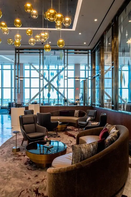 O Aeroporto de LaGuardia abrigará o maior Sky Club da Delta, com capacidade para 600 convidados e 3 mil metros quadrados de área para os visitantes relaxarem (Crédito: Delta Air Lines/Divulgação)