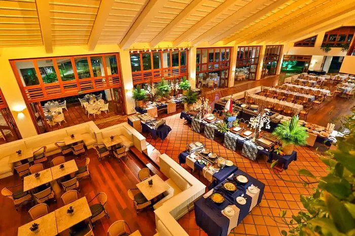 O Transamerica Resort Comandatuba receberá 2 chefs convidados em julho, que disponibilizarão pratos exclusivos nos dias 15 e 22 de julho no buffet do jantar do Restaurante Girardino.
