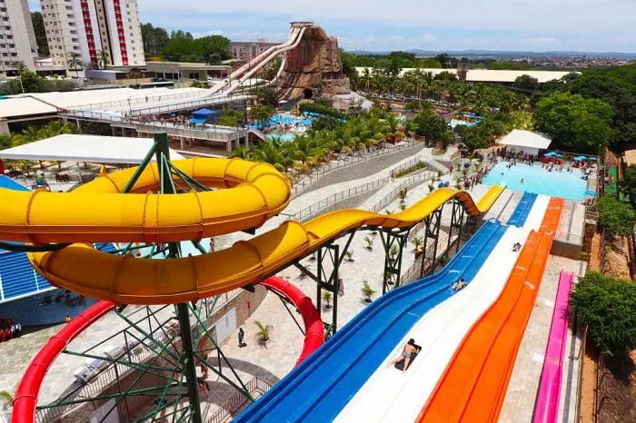 O Slide Acqua Park, do Grupo diRoma, em Caldas Novas - GO, é um parque aquático com atrações radicais que foi concluído em 2020.