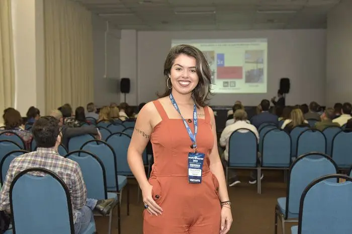 Thábata Mariani, coordenadora de comunicação do Destino Floripa, no Encatho & Exprotel 2022, em Florianópolis-SC.