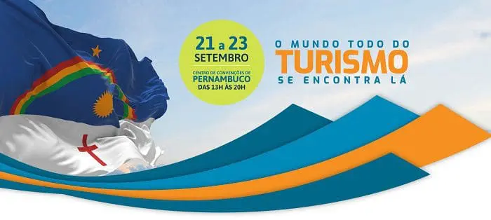 Banner da ABAV Expo 2022. Possui faixas quatro faixas cursivas juntas, sendo as duas primeiras azuis, a terceira laranja, e a quarta, azul. Do lado esquerdo, a bandeira de Pernambuco, estado anfitrião do evento, que será em Olinda. No centro superior da foto, há um círculo verde claro, com as datas e horários do evento em azul escuro, e do lado direito, as palavras 