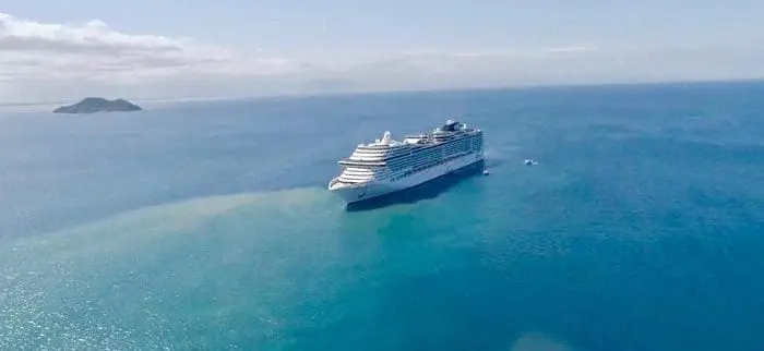 cruzeiros_divulgação - Prefeitura de Búzios Foto de um cruzeiro navegando nos mares de Búzios. Para a temporada 2022/2023, a expectativa é de que Búzios receba 300 mil cruzeiristas.