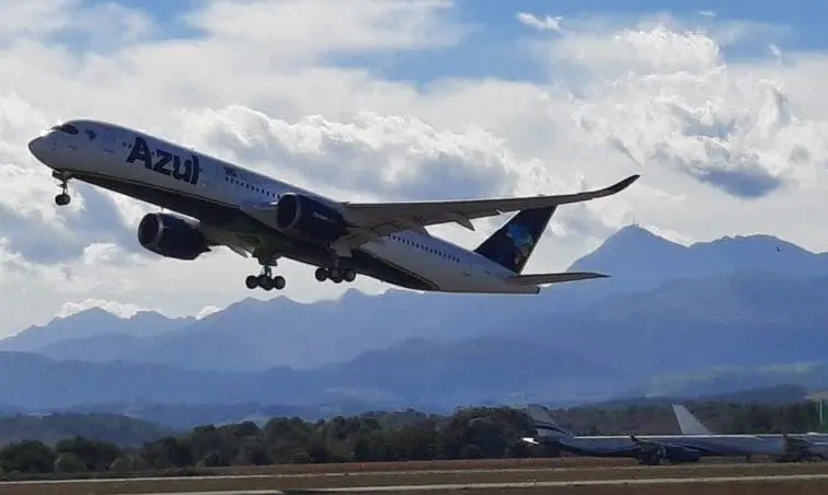 A350 Azul decola de Tarbes (França) - Divulgação 2 Aeronave A350 da frota da Azul