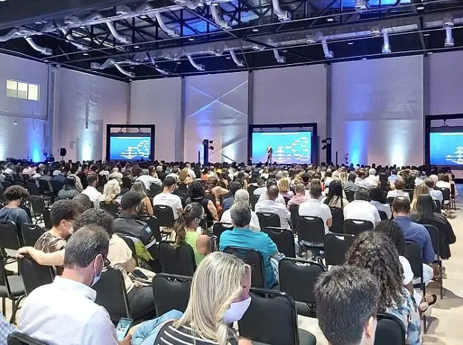 CCS turismo de negócios e eventos 2 O Centro de Convenções Salvador recebeu 56 eventos e movimentou cerca de R$ 1 bilhão na economia da cidade.