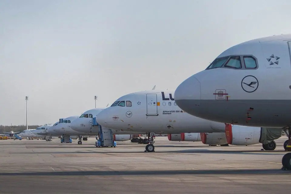 lufthansa avioes chão 9 22