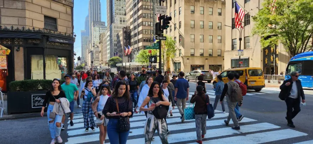 Nova York Fábio chamada imigrantes 10 22