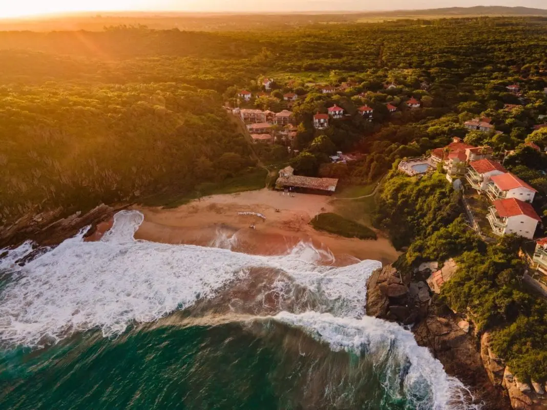 VISTA AÉREA CARAVELAS 4 Hotel Búzios Espiritualidade será inaugurado em dezembro