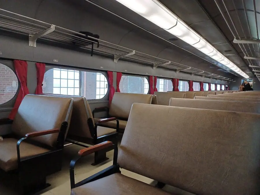 Veículos restaurados pela CPTM contam com novas poltronas, polimento e reformulação da comunicação visual_Foto - Tárcia Oreste
