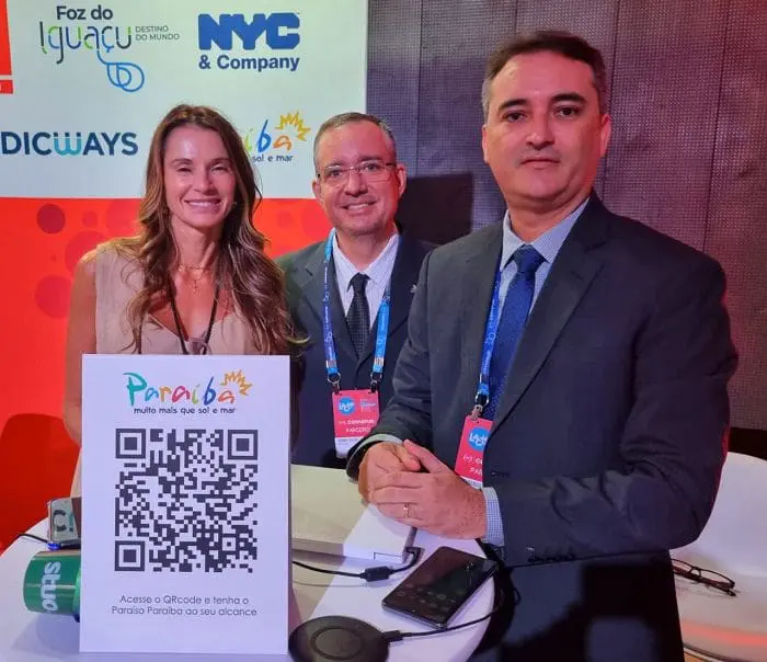 Da esquerda para a direita: Giovanna Jannuzzelli, diretora da ALAGEV; Agnes Silvas, do CVB da Paraíba, e Ferdinando Lucena, presidente da PBTur