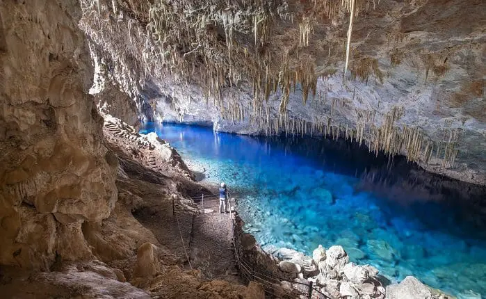 A Gruta do Lago Azul é uma das pricipais grutas de Bonito