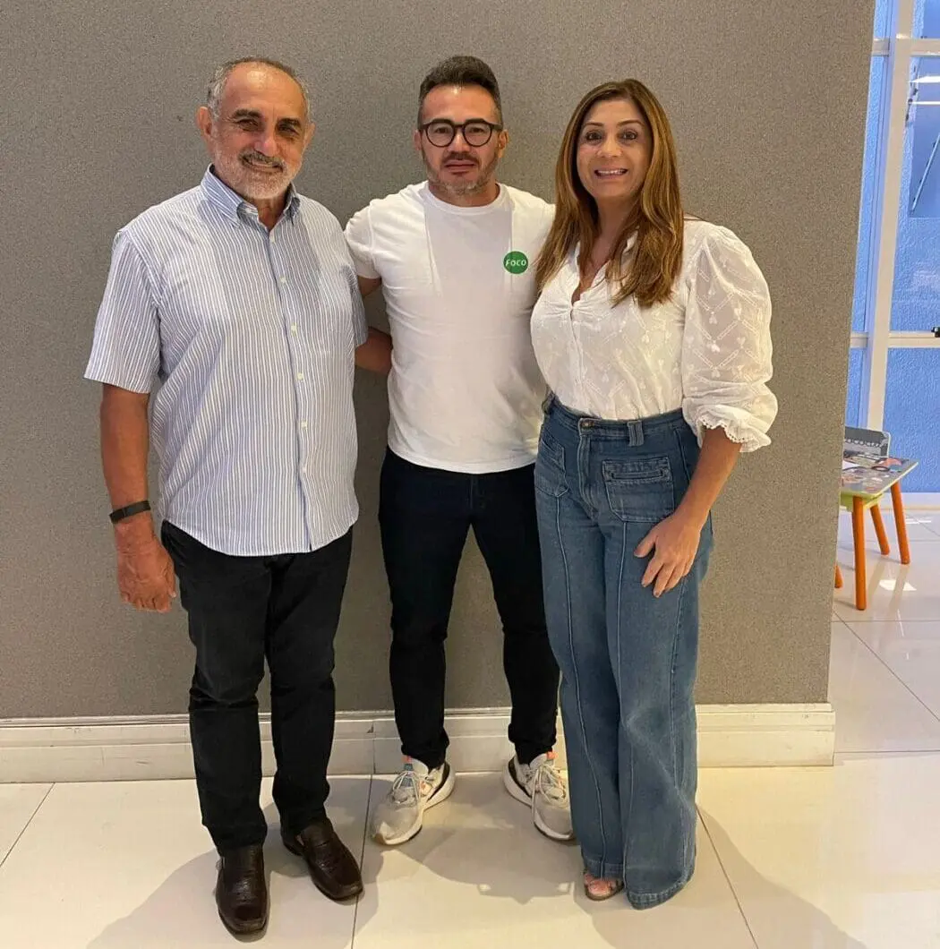 Presidente do Sindetur-RN, Júnior Câmara, Antônio Neto diretor da Foco Operadora e a presidente da Abav-RN, Michelle Pereira (Crédito- divulgação)