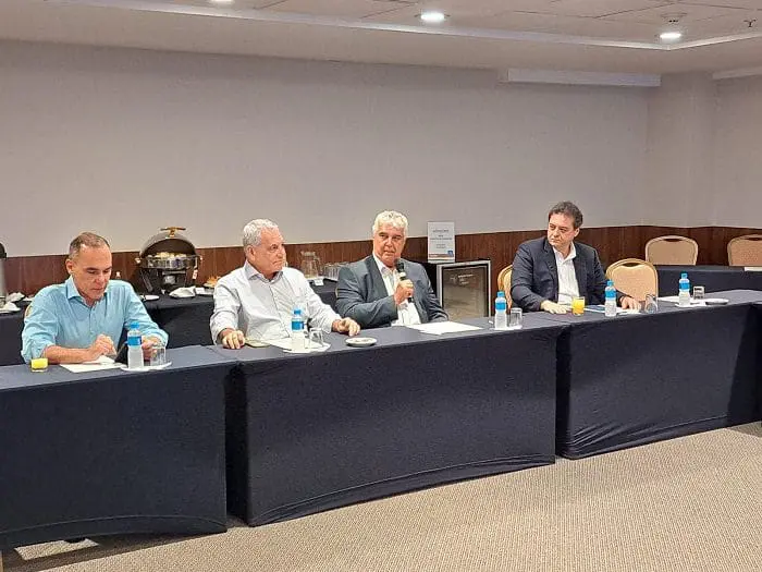 Membros do Conselho na reunião do Conselho Empresarial de Turismo da ACRJ