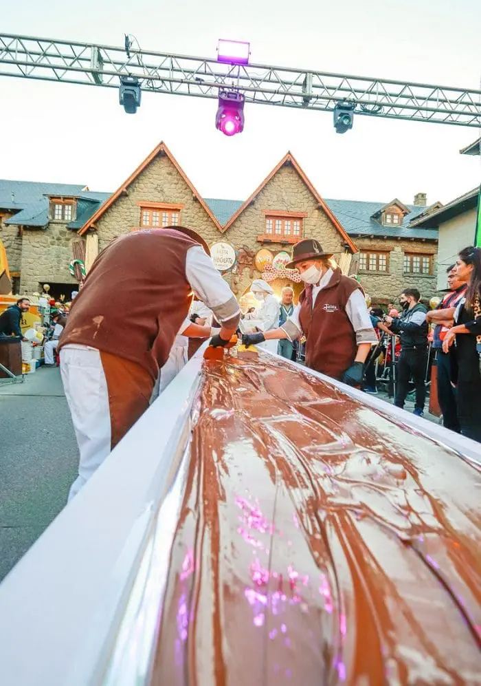 Bariloche terá maior barra de chocolate do mundo: produção da barra