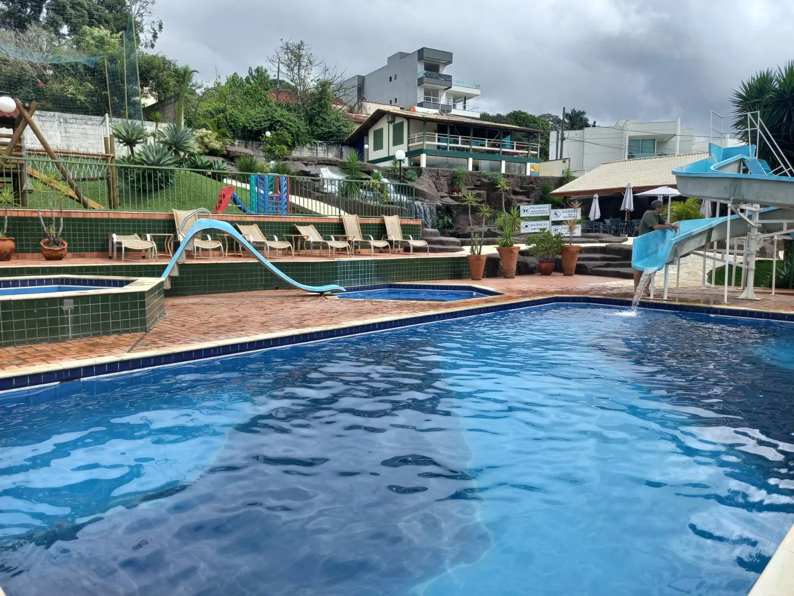 Summit Lago Hotel