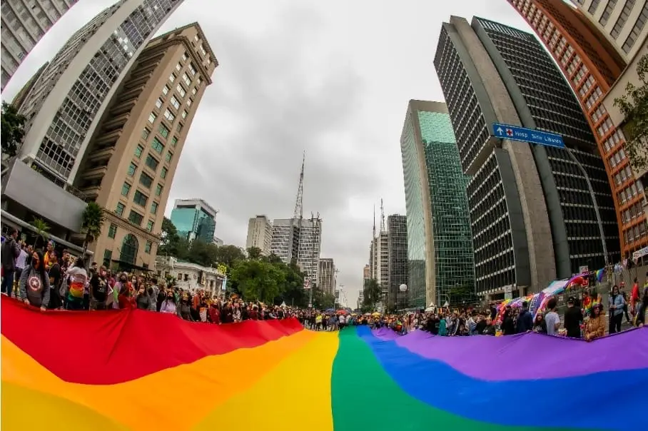 Marcha para Jesus e Parada LGBTQIAP+ em São Paulo
