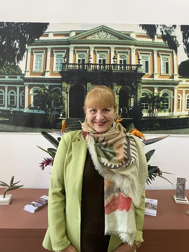 Silvia Guédon 2 - Secretária de Turismo de Petrópolis Secretária de Petrópolis