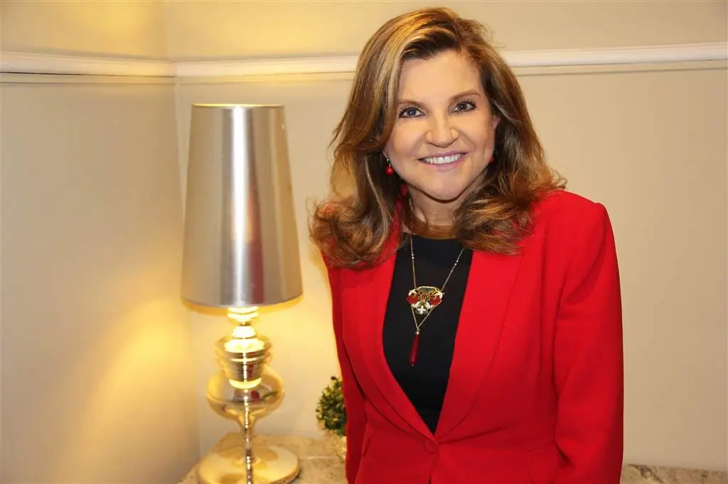 Marta Rossi recebe medalha de mérito Marta Rossi recebe medalha de mérito da Academia Brasileira de Eventos e Turismo (Foto: Divulgação)