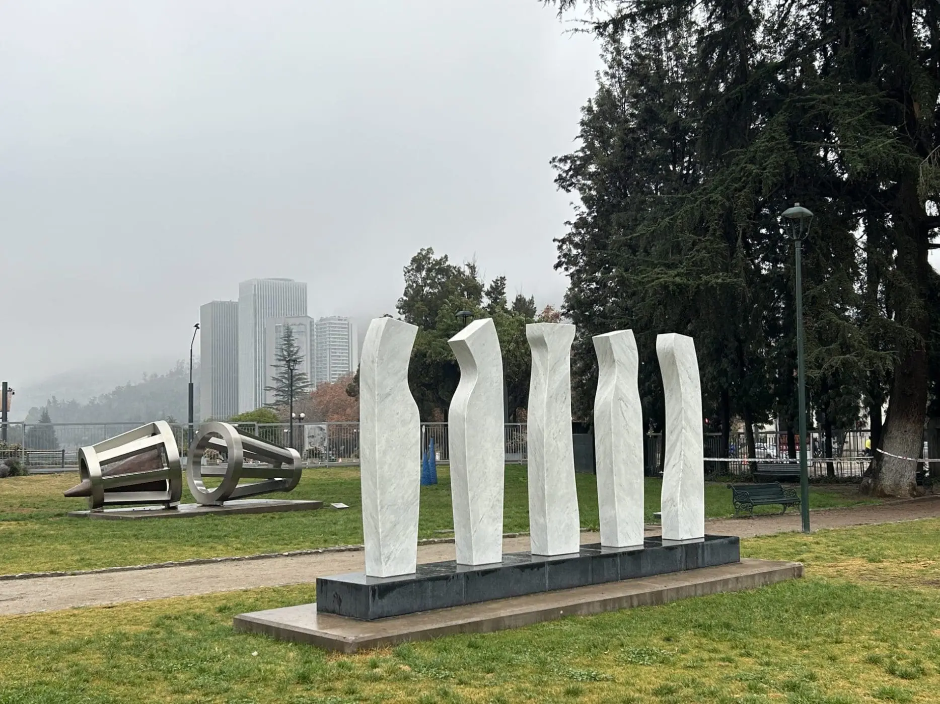 Parque das esculturas em Providência, Santiago (Crédito: Simone Barros) latam