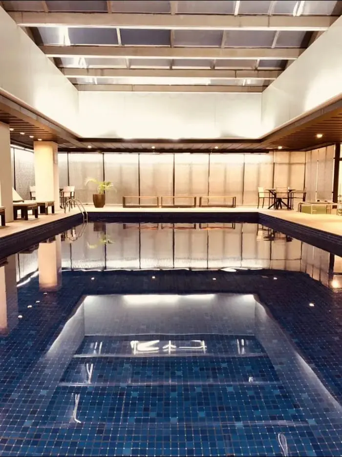 Piscina-do-Hotel-Ouro-Minas Hotel Ouro Minas Dolce By Wyndham tem pacote para julho
