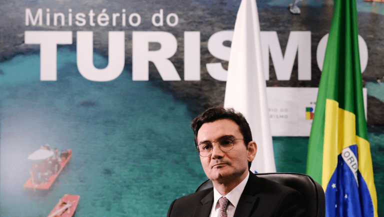 ministro do Turismo