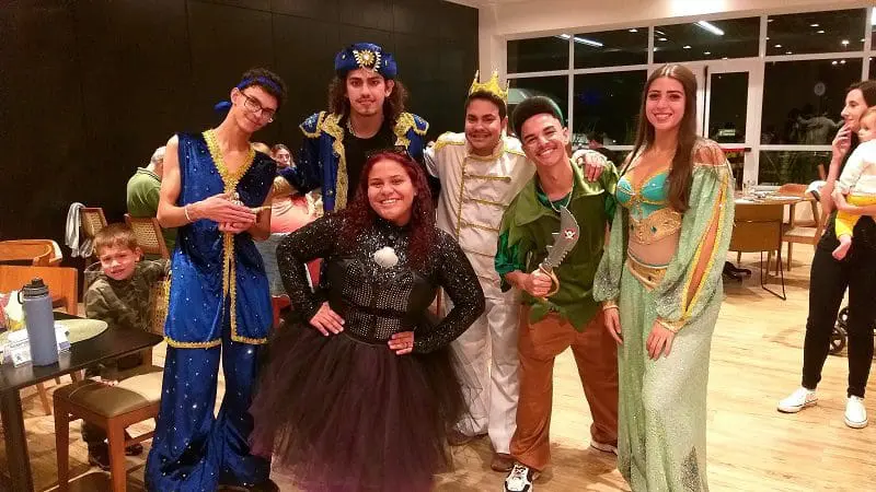 Cyan equipe de recreação Cyan Resort e Hopi Hari