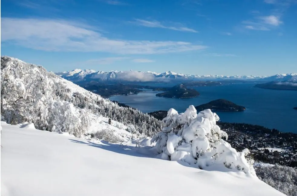 Bariloche, integra a lista dos cinco destinos preferidos pelos brasileiros para viajar durante este inverno, no exterior (Foto: Divulgação) Bariloche, integra a lista dos cinco destinos preferidos pelos brasileiros para viajar durante este inverno, no exterior, de acordo com a Decolar. (foto: divulgaçao)