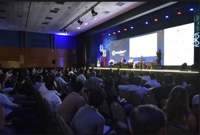 Complan: foto de edição anterior do Seminário