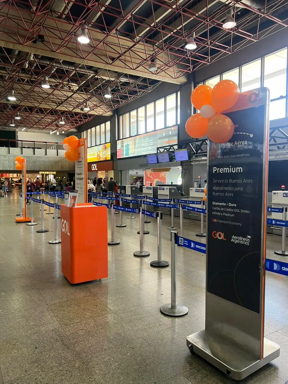 Check in internacional e loja GOL GRU 20 anos